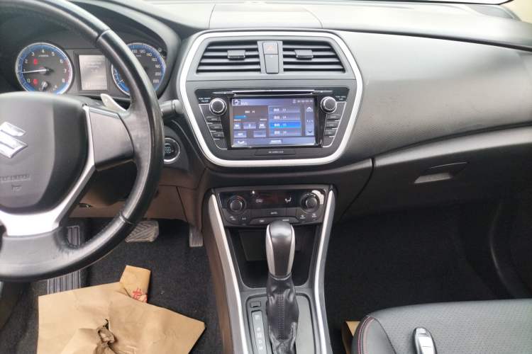 Used Suzuki S-Cross 2014 1.6L CVT Two-Wheel Drive Elite Version Audio And AC Panel