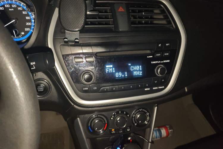 Used Suzuki S-Cross 2014 1.6L CVT Two-Wheel Drive Entry Model Audio And AC Panel