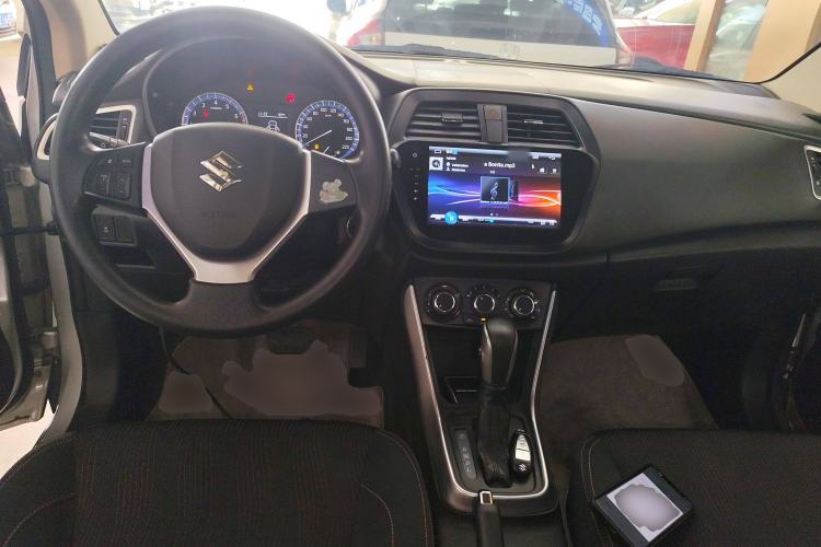 Used Suzuki S-Cross 2014 1.6L CVT Two-Wheel Drive Entry Model Center Console