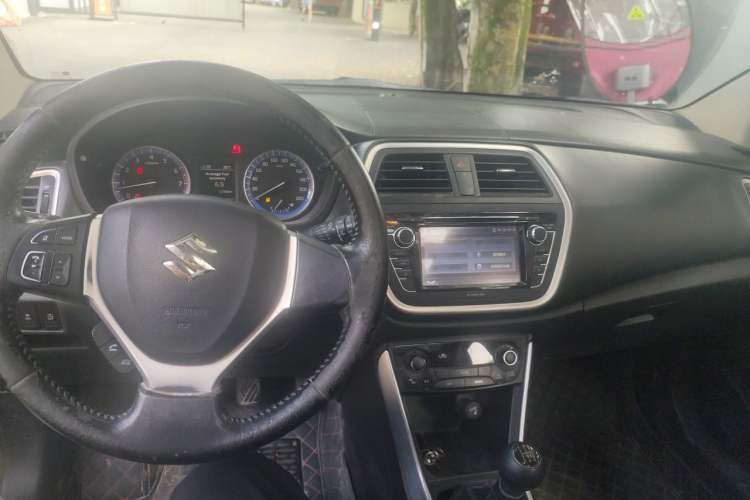 Used Suzuki S-Cross 2014 1.6L Manual Two-Wheel Drive Elite Model Center Console