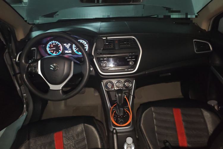 Used Suzuki S-Cross 2014 1.6L CVT Two-Wheel Drive Entry Model Center Console