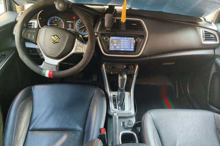 Used Suzuki S-Cross 2014 1.6L CVT Four-Wheel Drive Luxury Version Center Console