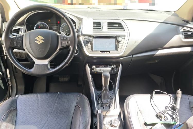 Used Suzuki S-Cross 2014 1.6L CVT Four-Wheel Drive Luxury Version Center Console