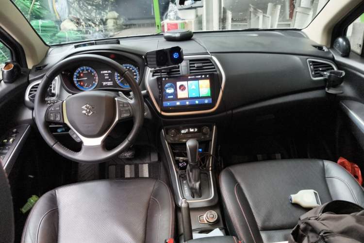 Used Suzuki S-Cross 2014 1.6L CVT Four-Wheel Drive Luxury Version Center Console