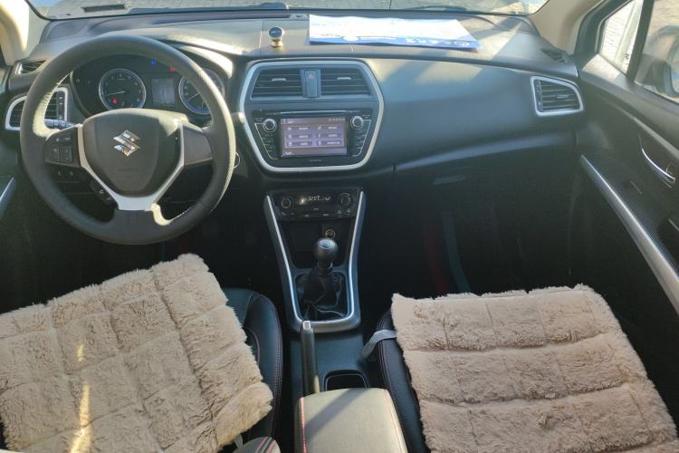 Used Suzuki S-Cross 2014 1.6L Manual Two-Wheel Drive Elite Model Center Console