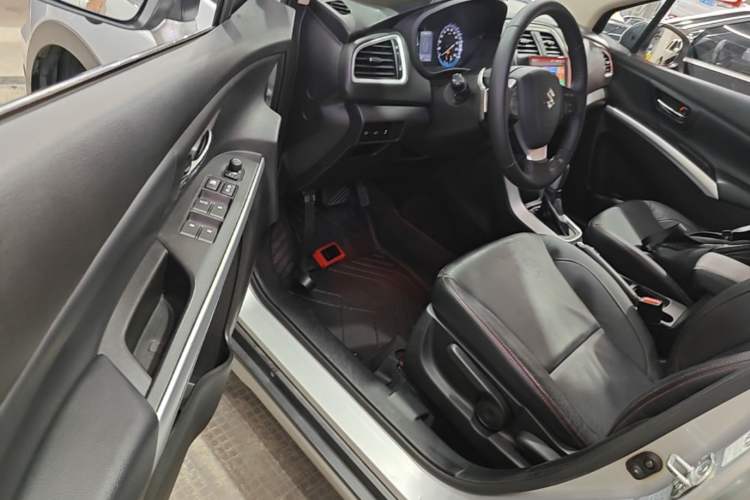 Used Suzuki S-Cross 2014 1.6L CVT Four-Wheel Drive Luxury Version Driver Seat