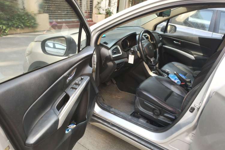 Used Suzuki S-Cross 2014 1.6L CVT Two-Wheel Drive Elite Version Driver Seat