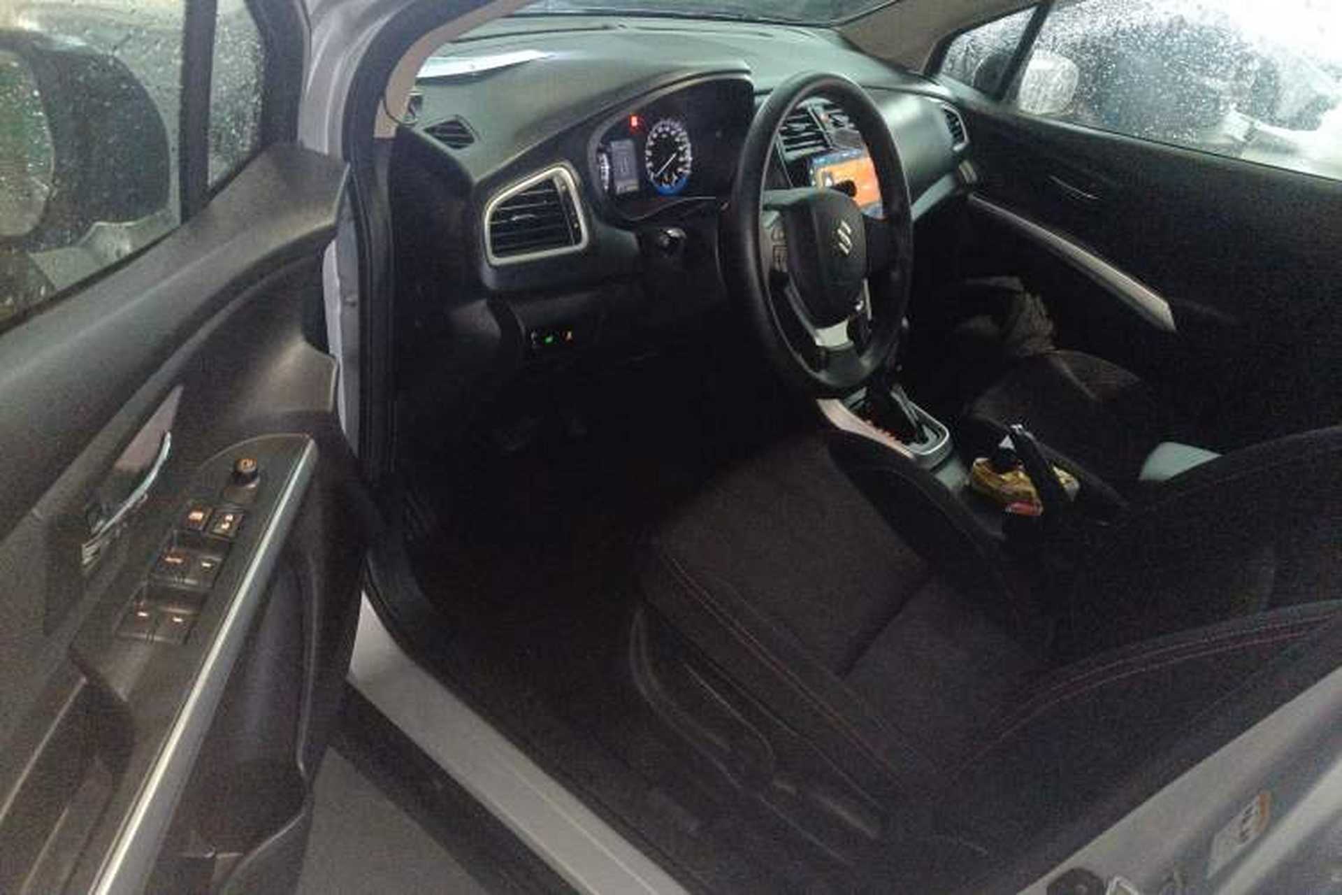 Used Suzuki S-Cross 2014 1.6L CVT Two-Wheel Drive Entry Model Driver Seat