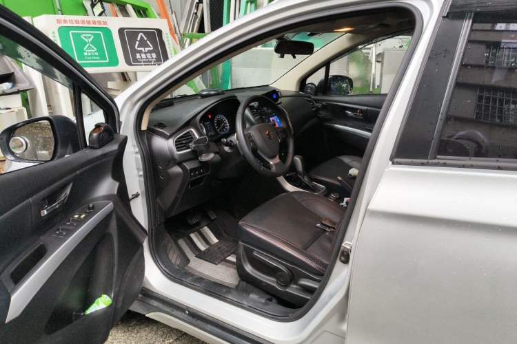 Used Suzuki S-Cross 2014 1.6L CVT Four-Wheel Drive Luxury Version Driver Seat