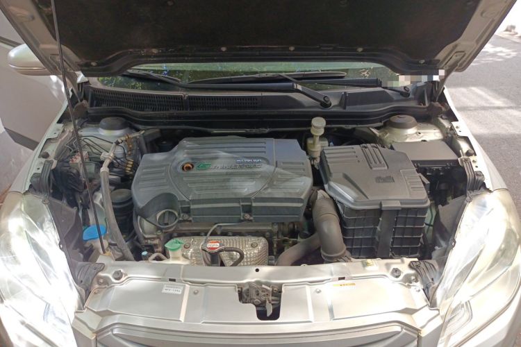 Used Suzuki S-Cross 2014 1.6L Manual Two-Wheel Drive Entry Model Engine Bay