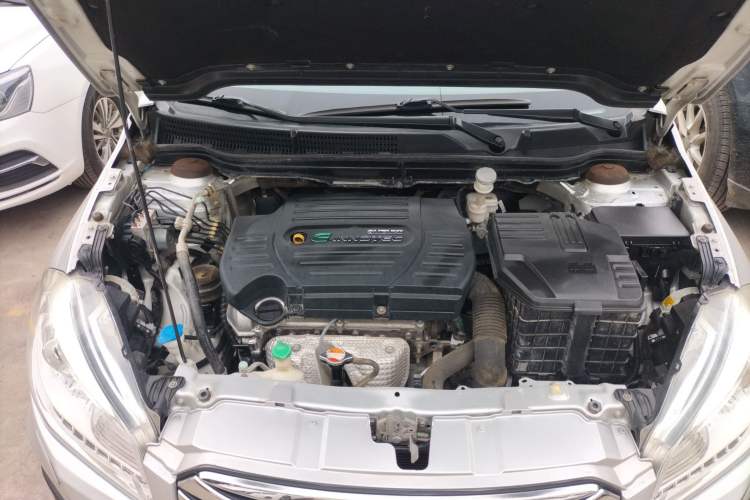 Used Suzuki S-Cross 2014 1.6L CVT Two-Wheel Drive Elite Version Engine Bay