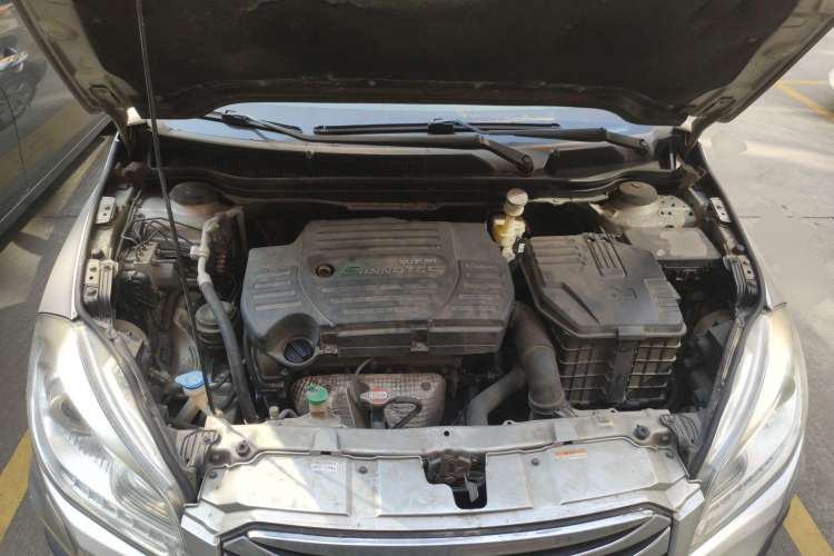 Used Suzuki S-Cross 2014 1.6L CVT Two-Wheel Drive Elite Version Engine Bay