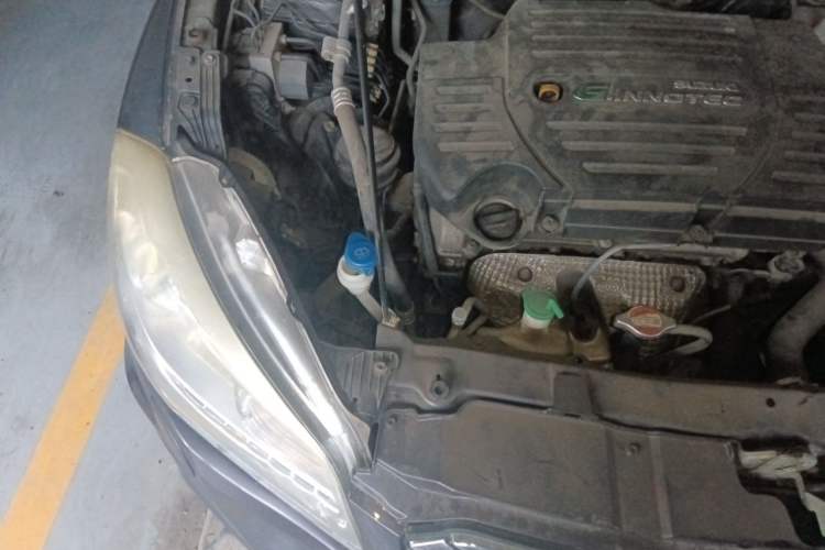 Used Suzuki S-Cross 2014 1.6L Manual Two-Wheel Drive Elite Model Engine Bay Right