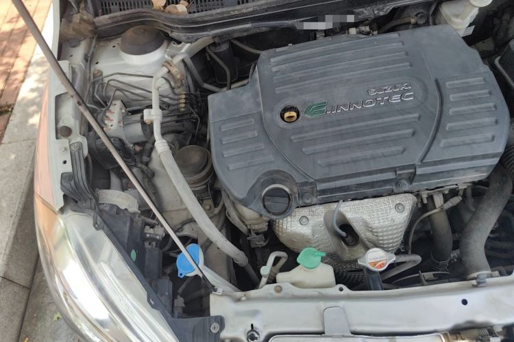 Used Suzuki S-Cross 2014 1.6L CVT Two-Wheel Drive Elite Version Engine Bay Right