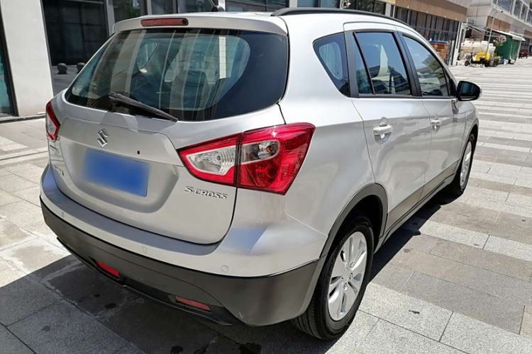 Used Suzuki S-Cross 2014 1.6L CVT Two-Wheel Drive Entry Model Exterior 2