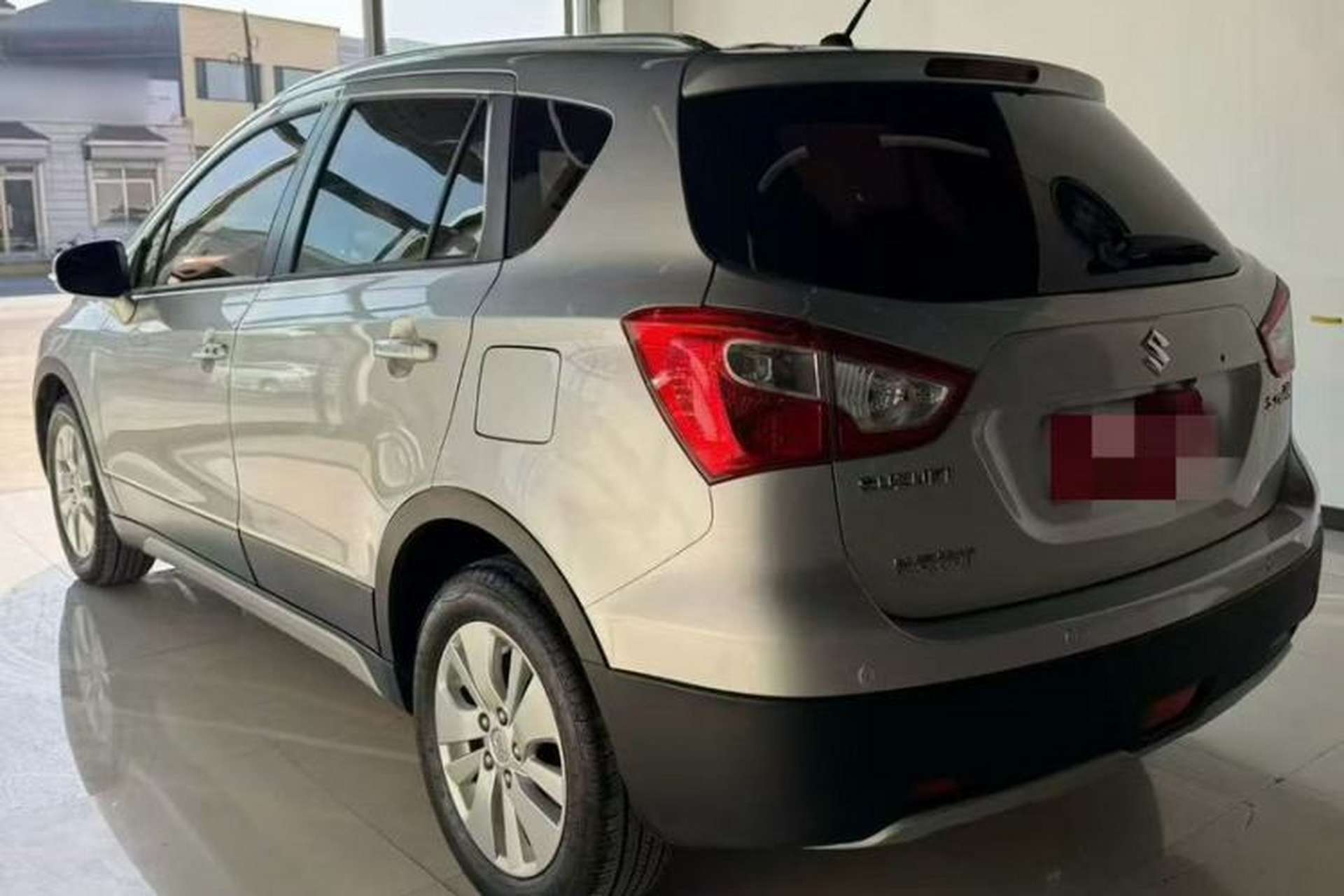 Used Suzuki S-Cross 2014 1.6L CVT Two-Wheel Drive Elite Version Exterior 2