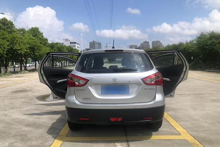 Used Suzuki S-Cross 2014 1.6L CVT Two-Wheel Drive Entry Model Exterior 4