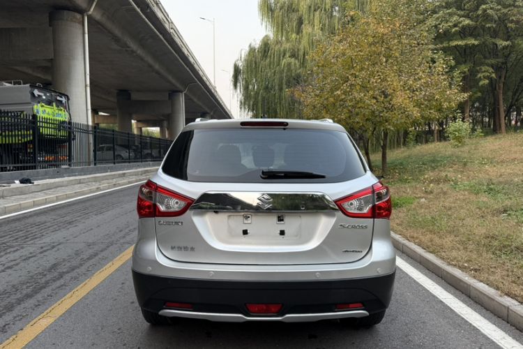 Used Suzuki S-Cross 2014 1.6L CVT Four-Wheel Drive Luxury Version Exterior 4