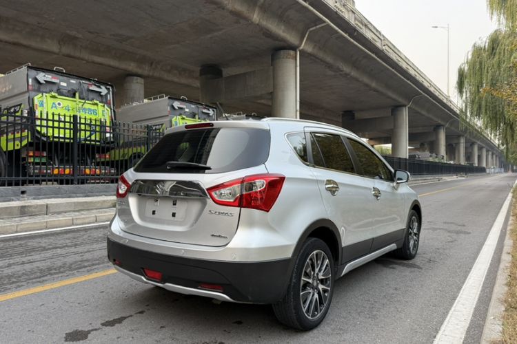 Used Suzuki S-Cross 2014 1.6L CVT Four-Wheel Drive Luxury Version Exterior 5
