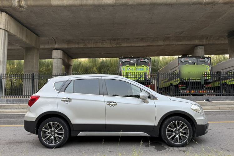Used Suzuki S-Cross 2014 1.6L CVT Four-Wheel Drive Luxury Version Exterior 7