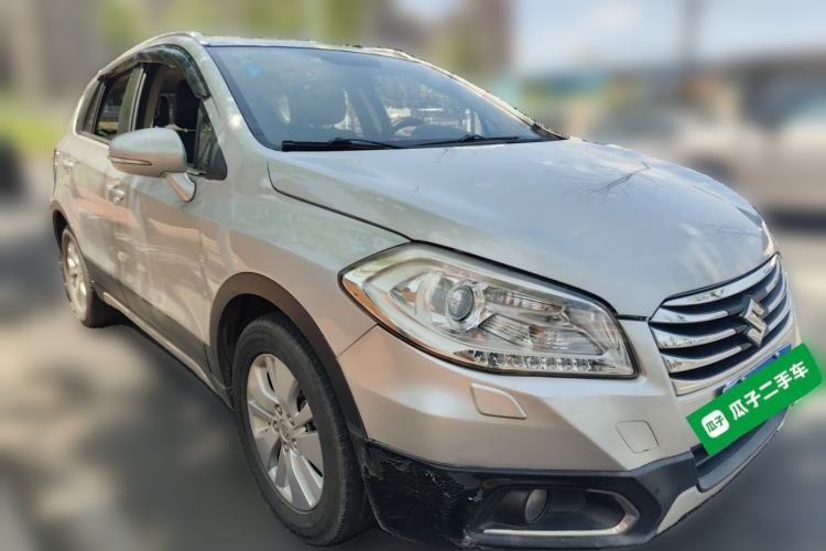 Used Suzuki S-Cross 2014 1.6L CVT Two-Wheel Drive Elite Version Front Right 45 Deg