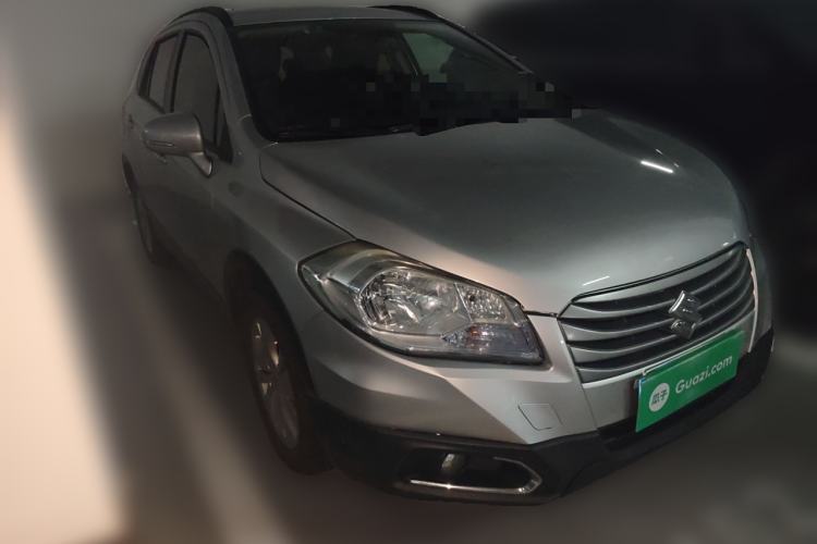 Used Suzuki S-Cross 2014 1.6L CVT Two-Wheel Drive Entry Model Front Right 45 Deg