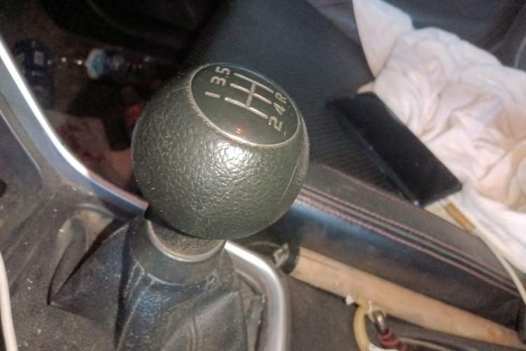 Used Suzuki S-Cross 2014 1.6L Manual Two-Wheel Drive Elite Model Gear Lever