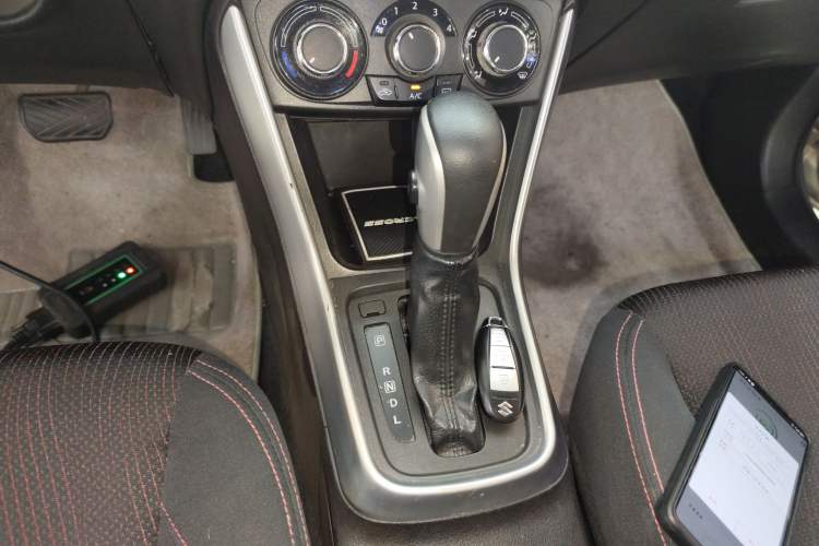 Used Suzuki S-Cross 2014 1.6L CVT Two-Wheel Drive Entry Model Gear Lever