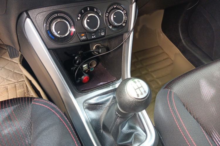 Used Suzuki S-Cross 2014 1.6L Manual Two-Wheel Drive Entry Model Gear Lever