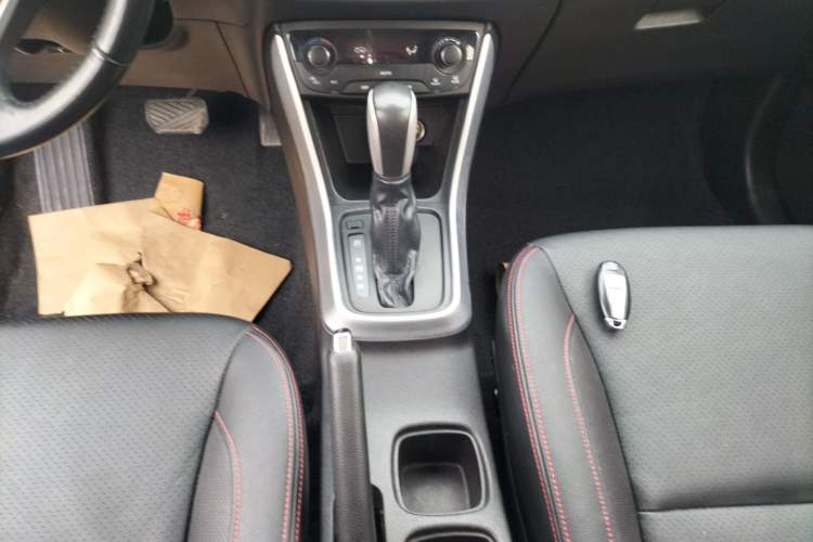 Used Suzuki S-Cross 2014 1.6L CVT Two-Wheel Drive Elite Version Gear Lever