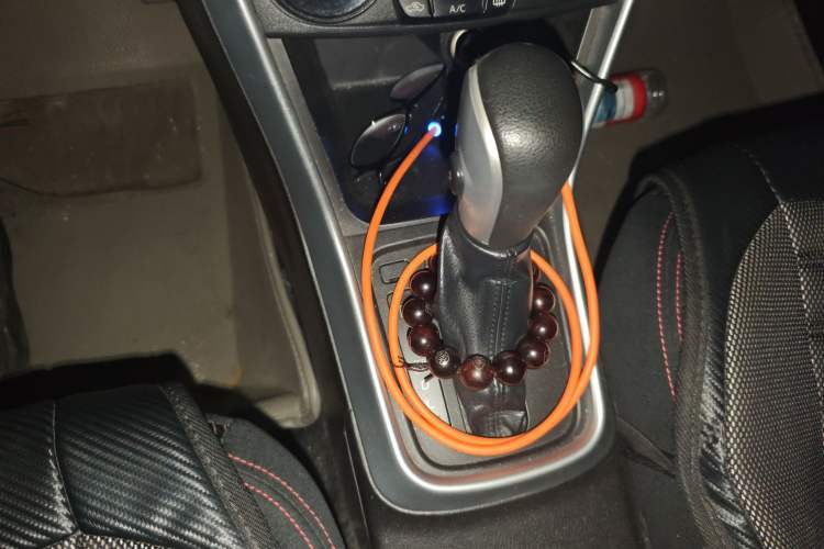Used Suzuki S-Cross 2014 1.6L CVT Two-Wheel Drive Entry Model Gear Lever