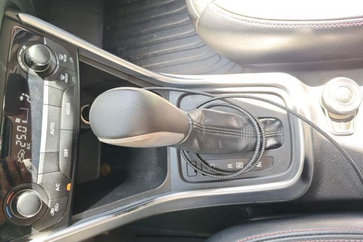Used Suzuki S-Cross 2014 1.6L CVT Four-Wheel Drive Luxury Version Gear Lever