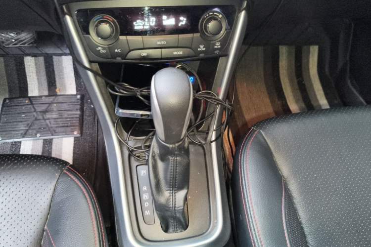 Used Suzuki S-Cross 2014 1.6L CVT Four-Wheel Drive Luxury Version Gear Lever