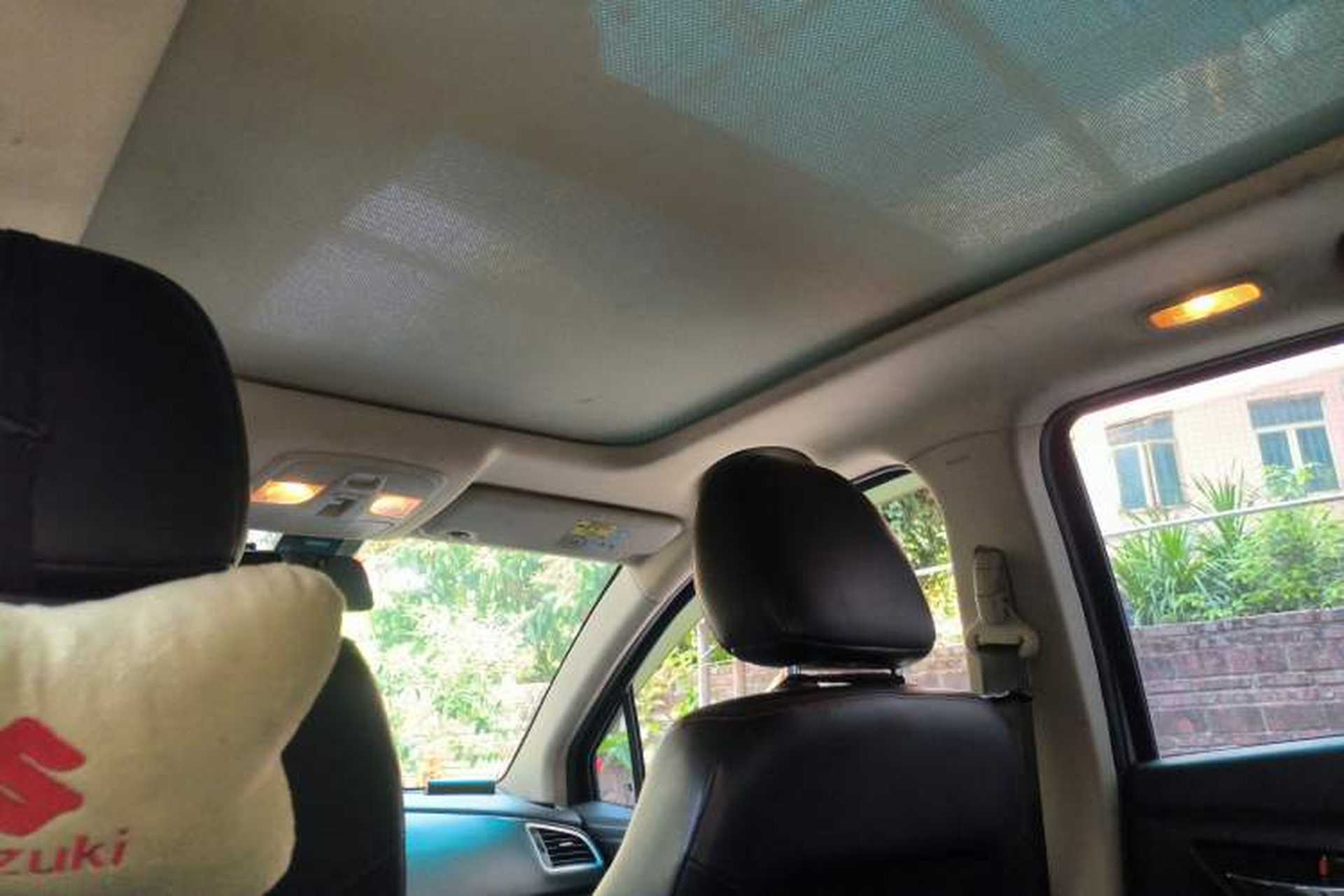 Used Suzuki S-Cross 2014 1.6L CVT Two-Wheel Drive Elite Version Headliner
