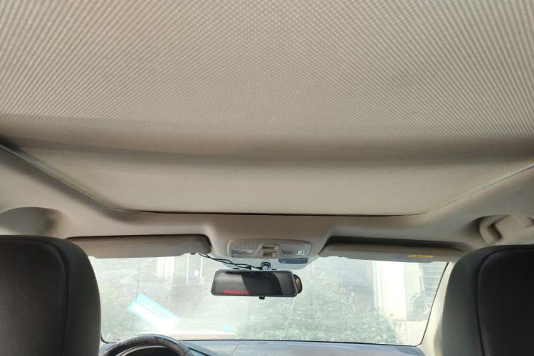 Used Suzuki S-Cross 2014 1.6L CVT Two-Wheel Drive Elite Version Headliner