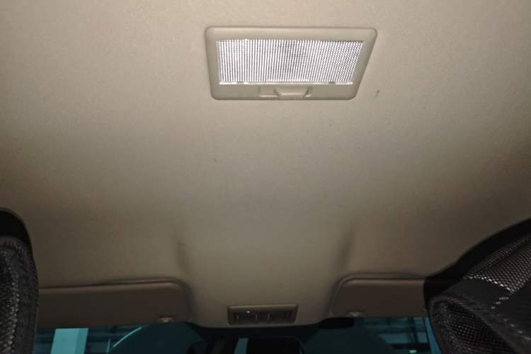 Used Suzuki S-Cross 2014 1.6L CVT Two-Wheel Drive Entry Model Headliner
