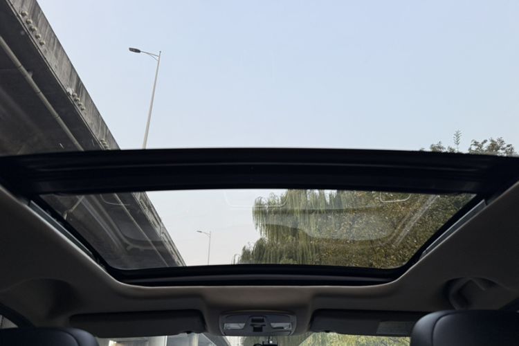 Used Suzuki S-Cross 2014 1.6L CVT Four-Wheel Drive Luxury Version Headliner