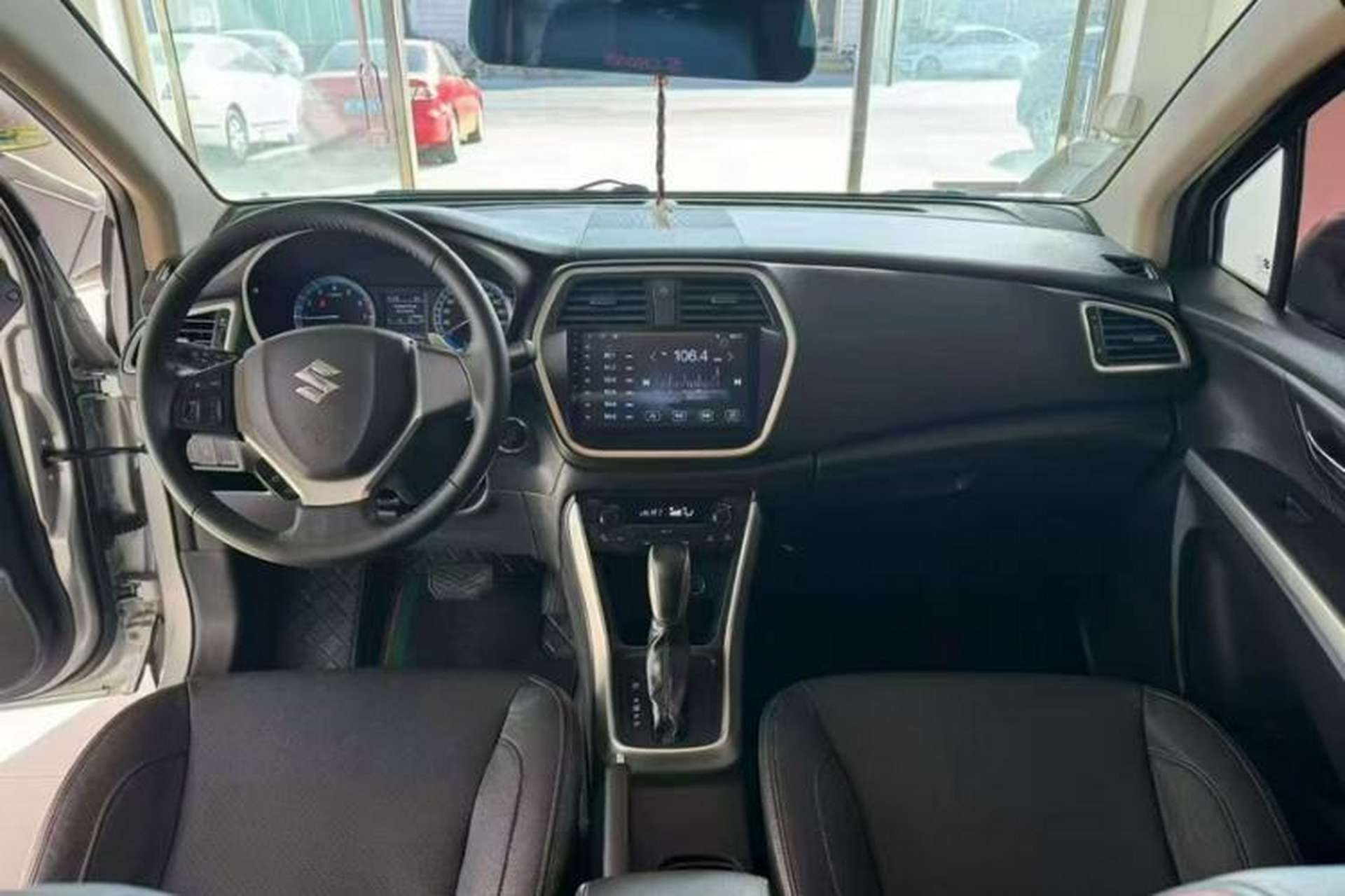 Used Suzuki S-Cross 2014 1.6L CVT Two-Wheel Drive Elite Version Interior 1