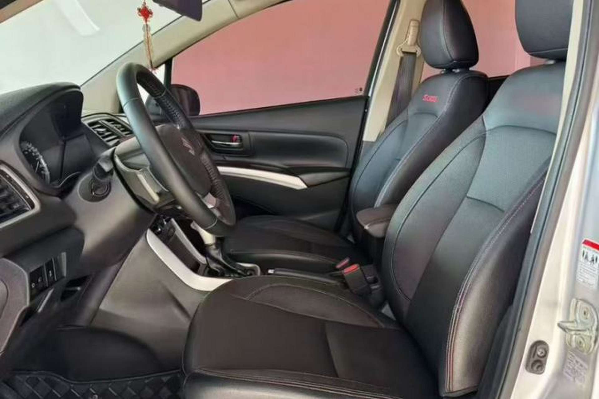 Used Suzuki S-Cross 2014 1.6L CVT Two-Wheel Drive Elite Version Interior 2