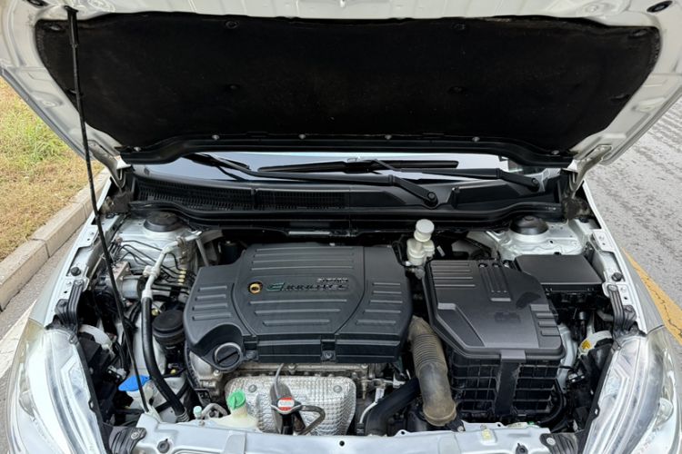 Used Suzuki S-Cross 2014 1.6L CVT Four-Wheel Drive Luxury Version Interior 2