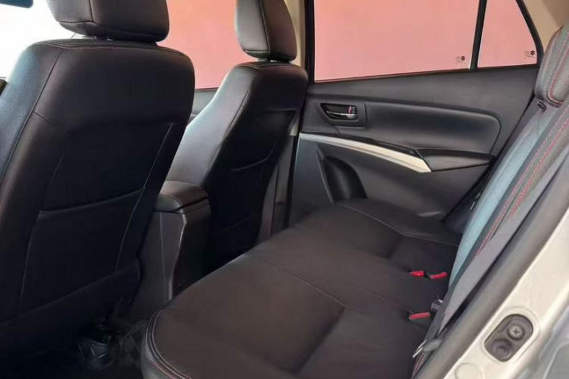 Used Suzuki S-Cross 2014 1.6L CVT Two-Wheel Drive Elite Version Interior 3