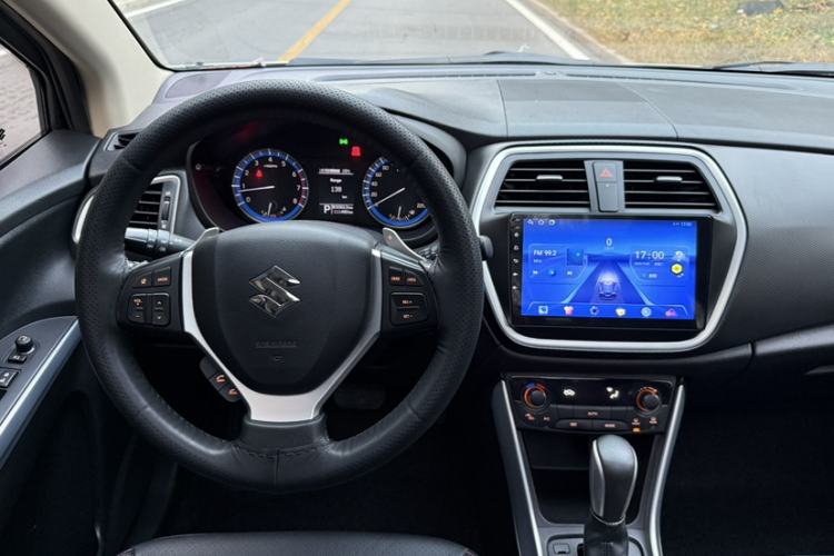 Used Suzuki S-Cross 2014 1.6L CVT Four-Wheel Drive Luxury Version Interior 9