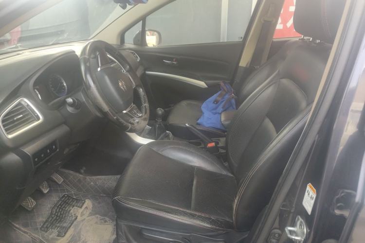 Used Suzuki S-Cross 2014 1.6L Manual Two-Wheel Drive Elite Model Left Front Seat