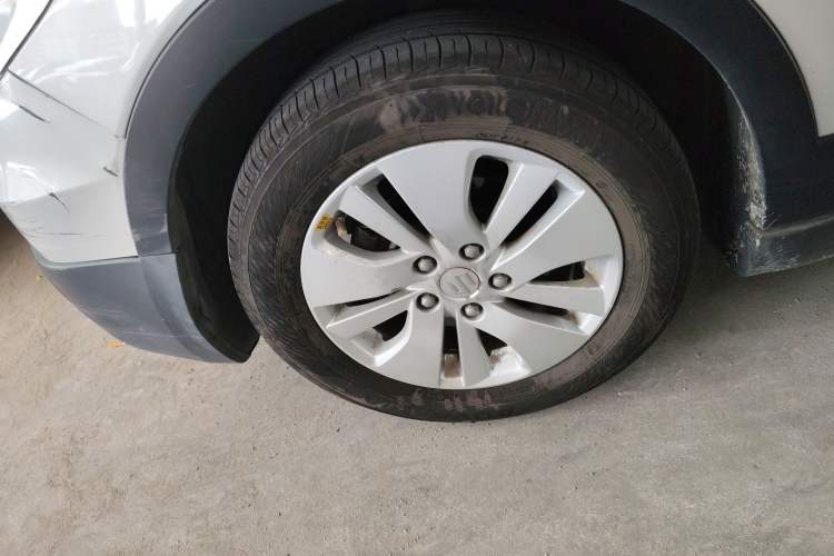 Used Suzuki S-Cross 2014 1.6L CVT Two-Wheel Drive Entry Model Left Front Wheel Hub