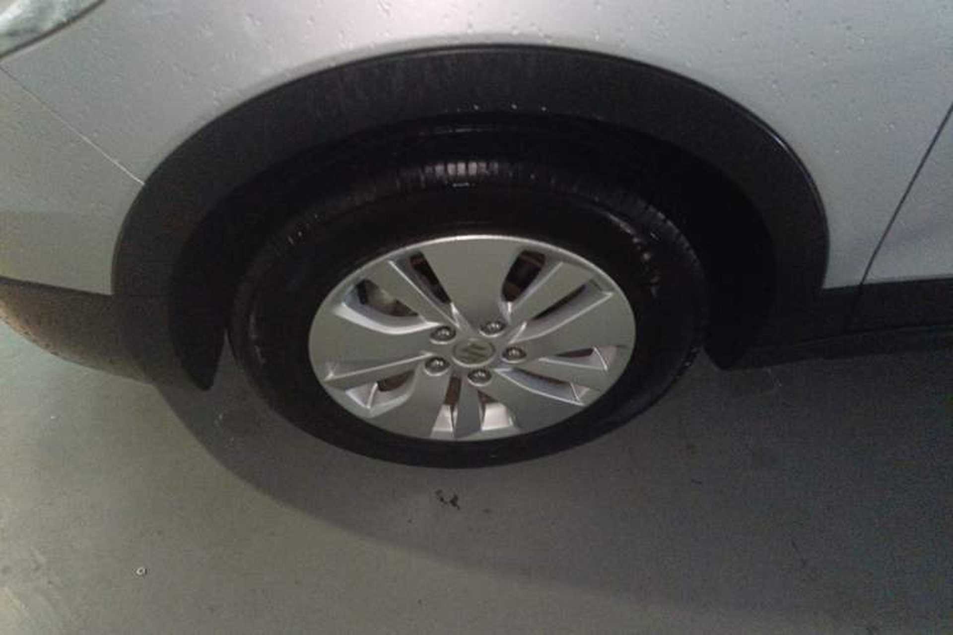 Used Suzuki S-Cross 2014 1.6L CVT Two-Wheel Drive Entry Model Left Front Wheel Hub