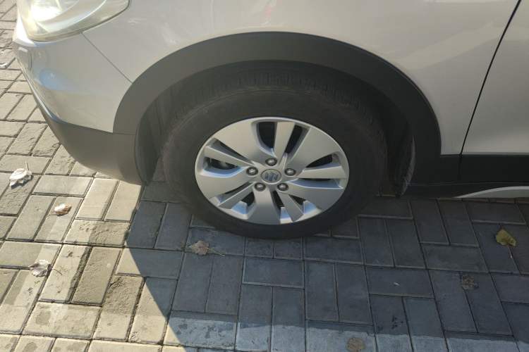 Used Suzuki S-Cross 2014 1.6L Manual Two-Wheel Drive Elite Model Left Front Wheel Hub