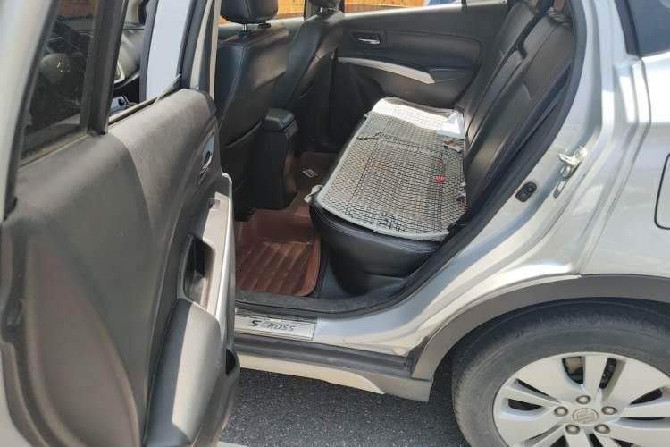 Used Suzuki S-Cross 2014 1.6L CVT Two-Wheel Drive Elite Version Left Rear Seat