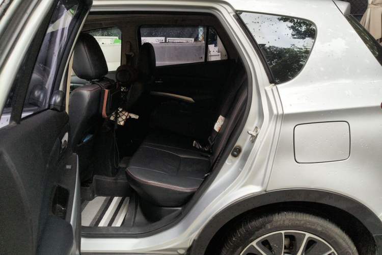 Used Suzuki S-Cross 2014 1.6L CVT Four-Wheel Drive Luxury Version Left Rear Seat