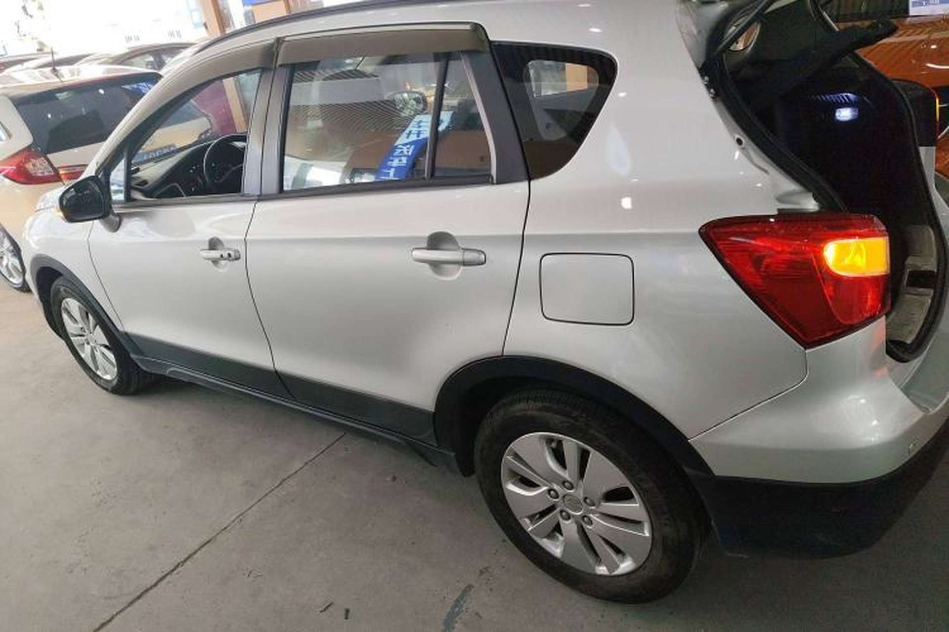 Used Suzuki S-Cross 2014 1.6L CVT Two-Wheel Drive Entry Model Left Side