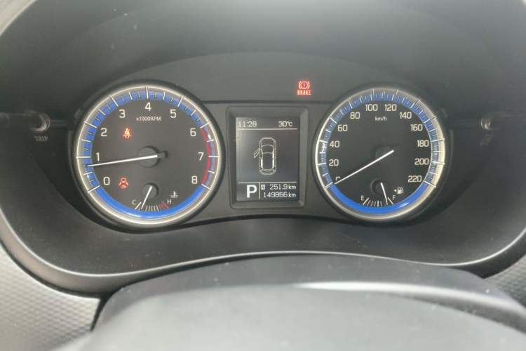 Used Suzuki S-Cross 2014 1.6L CVT Two-Wheel Drive Entry Model Odometer Close Up
